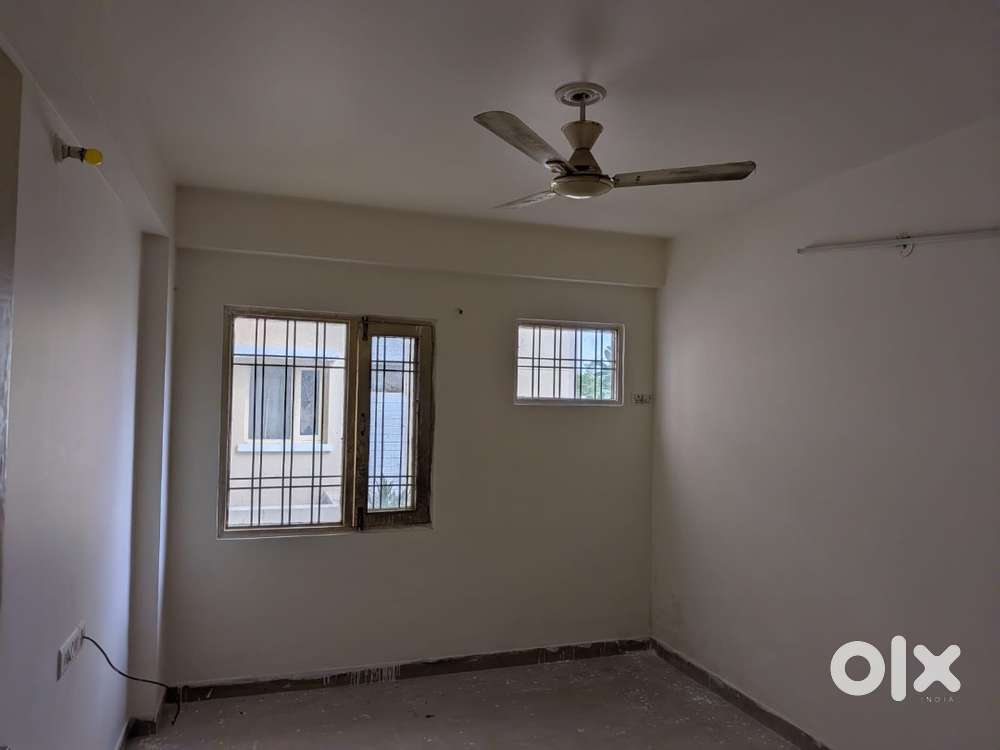 Newly Painted Semi Furnished 2 BHK Flat With Study Room | No Brokerage