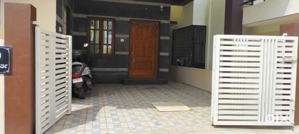 Rent 2 bhk east face car parking