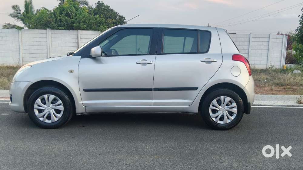 Maruti Suzuki Swift Vxi + Manual, 2010, Petrol