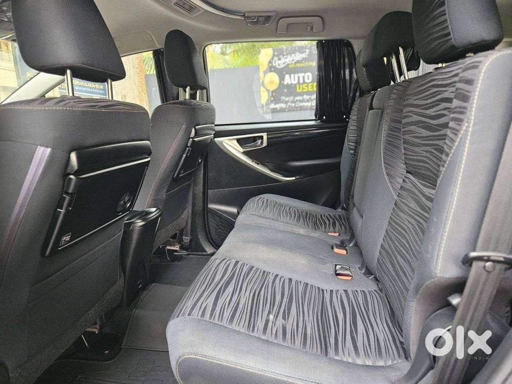 Toyota Innova Crysta 2.4 V 8 Str, 2017, Diesel