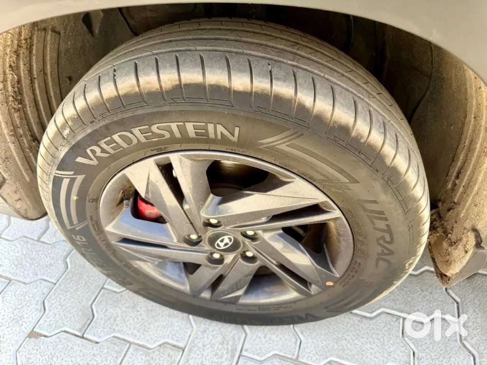 Creta With Push Start + Sunroof