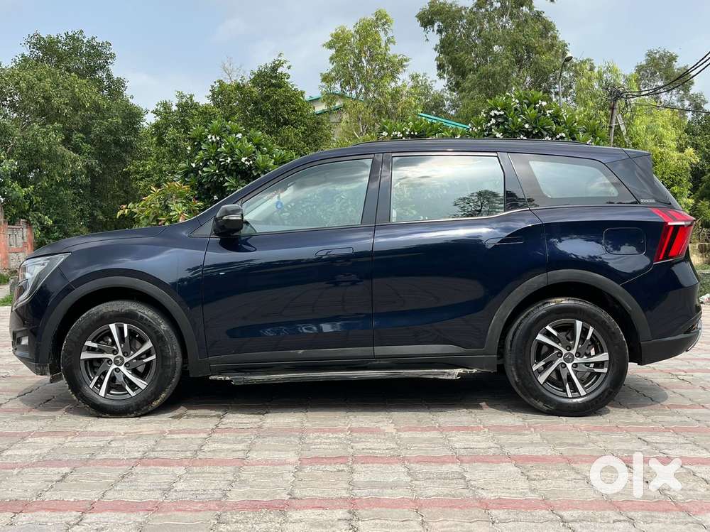 Mahindra Xuv700 Ax 5 Petrol Mt 7 Str (e), 2022, Petrol