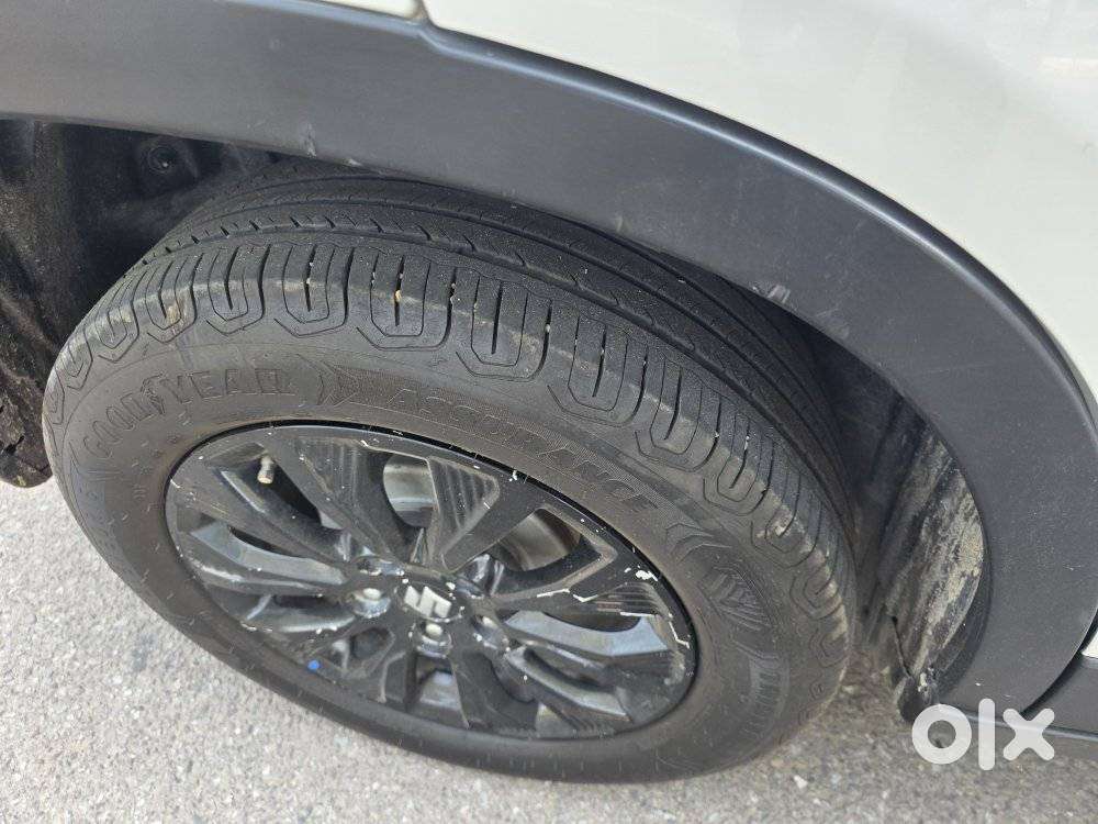 Maruti Suzuki Brezza 1.5 Zxi Smart Hybrid, 2022, Petrol