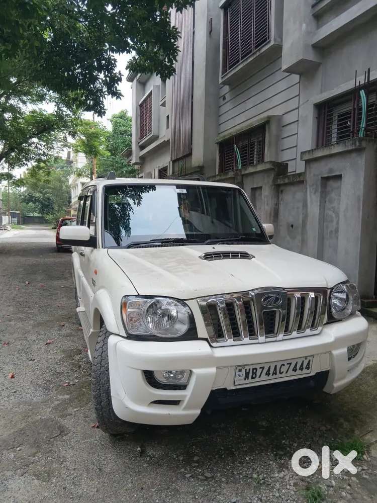 Mahindra Scorpio Diesel 2014 With Manual Transmission 5 Tyer New Well
