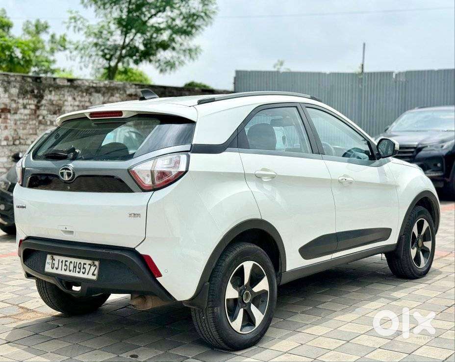 Tata Nexon 1.2 Revotron Xza Plus (o) Amt, 2018, Petrol