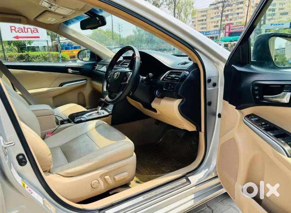 Toyota Camry Hybrid  2013  Fully Loaded   Automatic