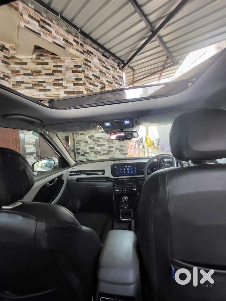 Sx Model With Panroamic Sunroof