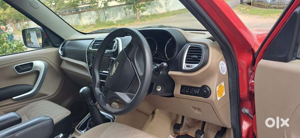 Mahindra Tuv 300, 2018
