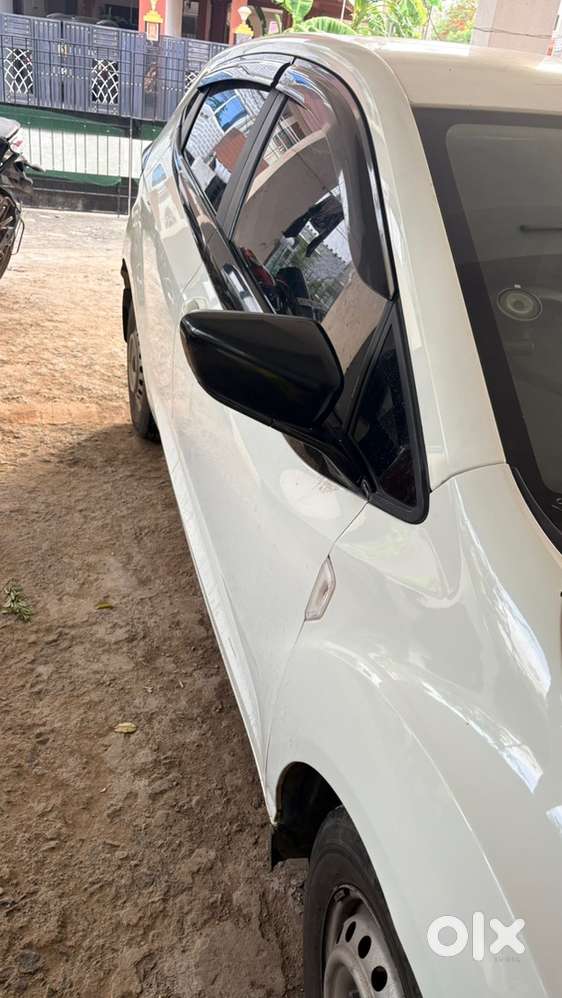 Tata Altroz Petrol 2021