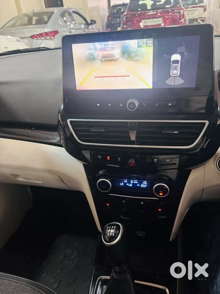 Mahindra Xuv 3xo Ax5 Pm Mt, 2024, Petrol