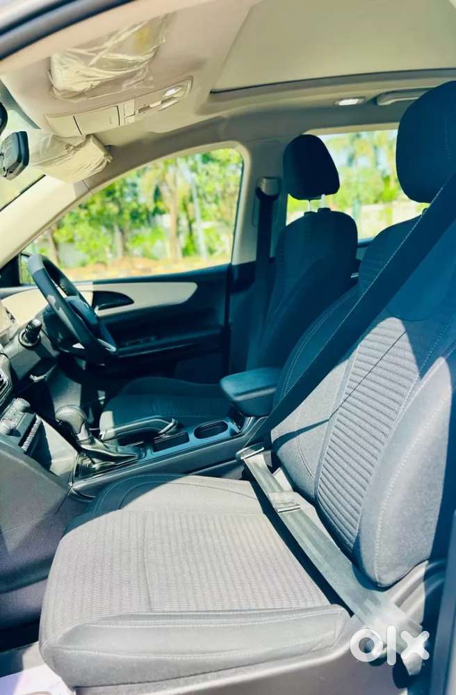 Mahindra Xuv700 2.2 Ax 5 Diesel At 7 Str, 2023, Diesel