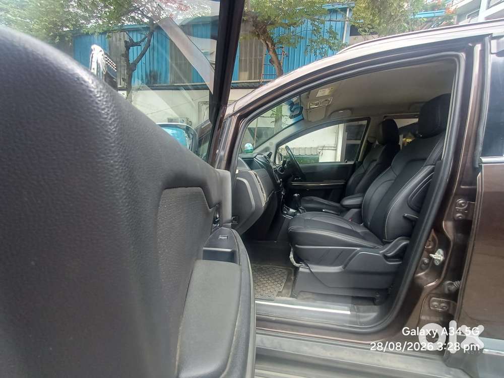 Tata Hexa 2.2 Xta 4x2 6 Str Dual Tone, 2017, Diesel
