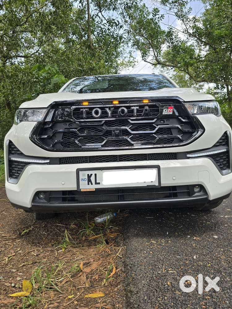 Toyota Innova Hycross 2025