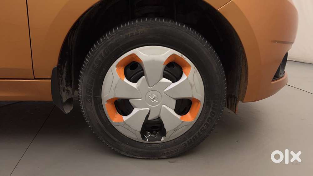 Tata Tiago 1.2 Revotron Xt, 2016, Petrol