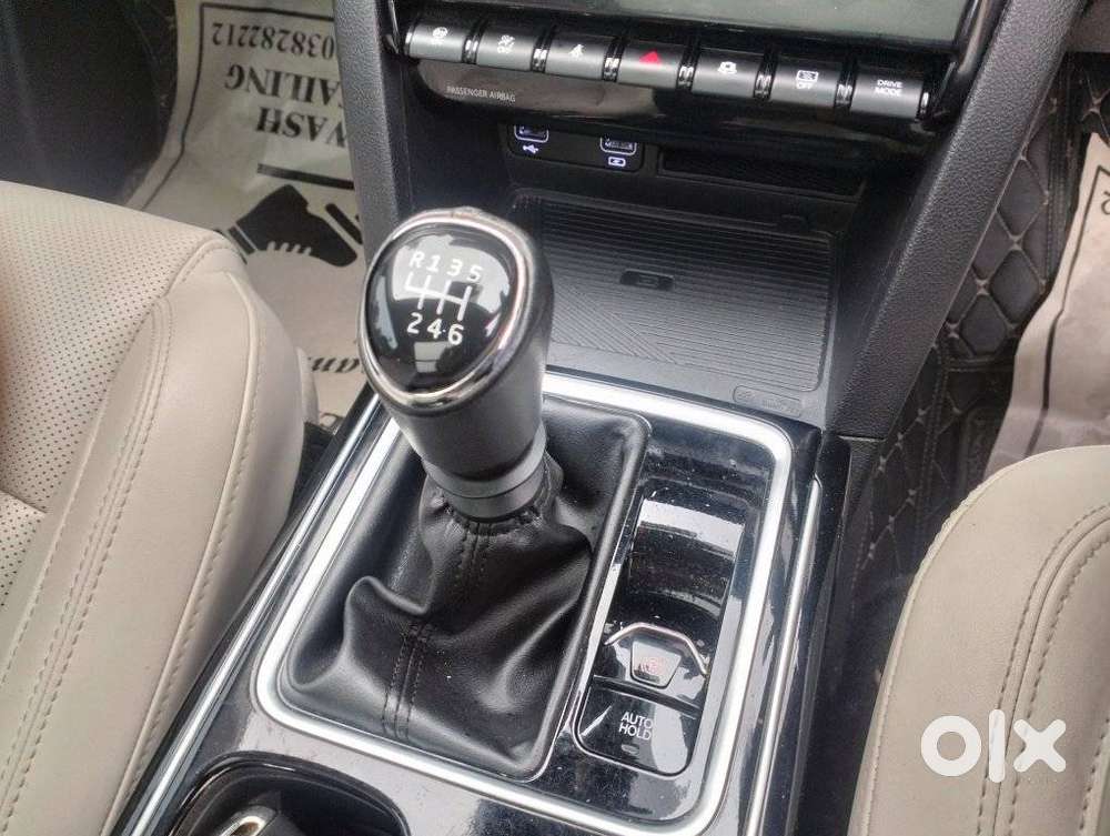 Mahindra Xuv700 2.2 Ax 7 Diesel Mt Luxury Pack Str, 2022, Diesel