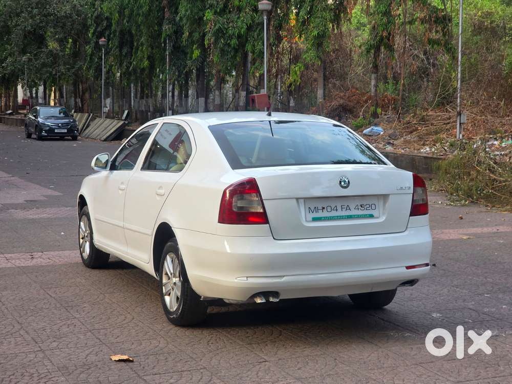 Skoda Laura Ambiente 2.0 Tdi Cr Manual, 2011, Diesel