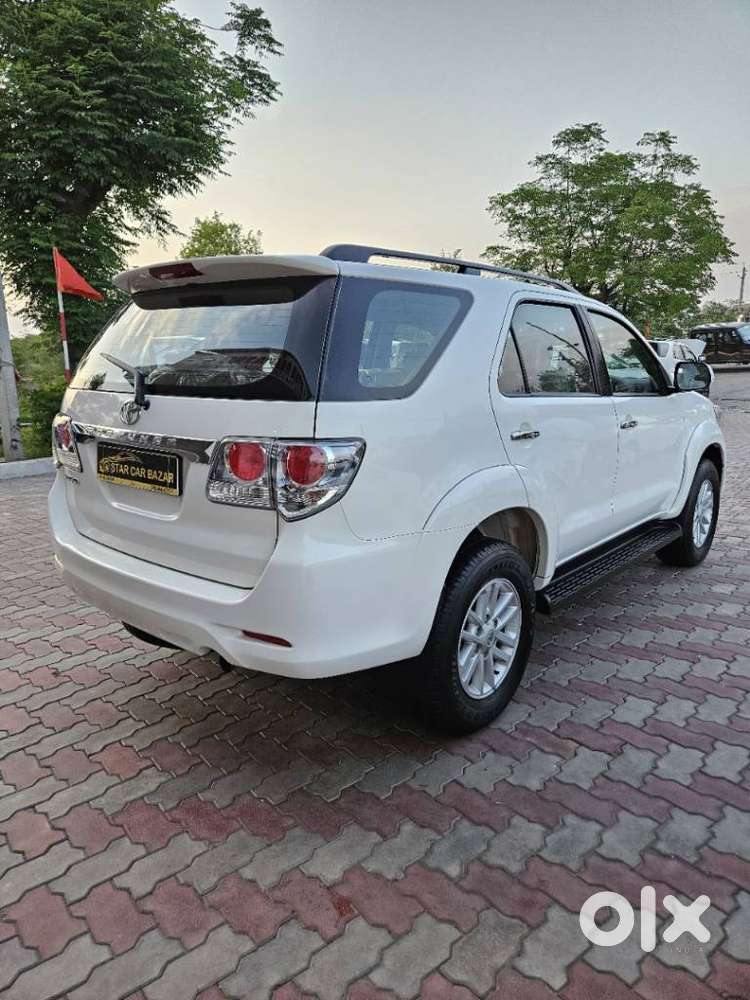 Toyota Fortuner 3.0 4x2 Mt, 2013