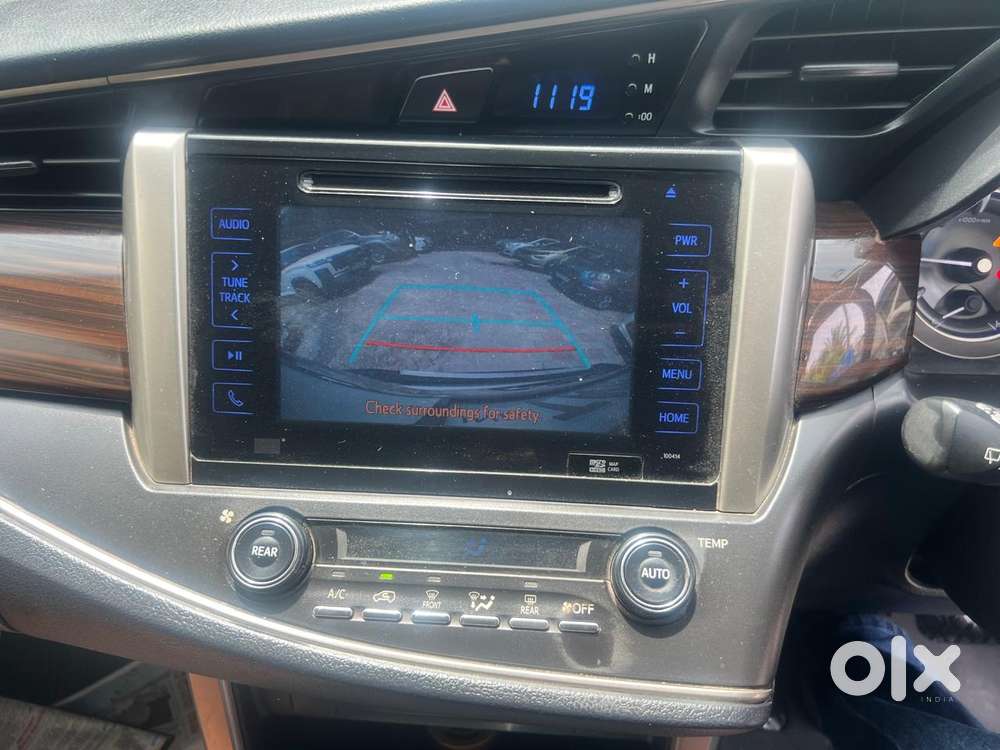 Toyota Innova Crysta 2.8z Automatic, 2016, Diesel