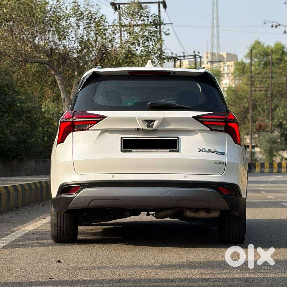 Mahindra Xuv700 2.0 Ax 5 Petrol At Str, 2023, Petrol