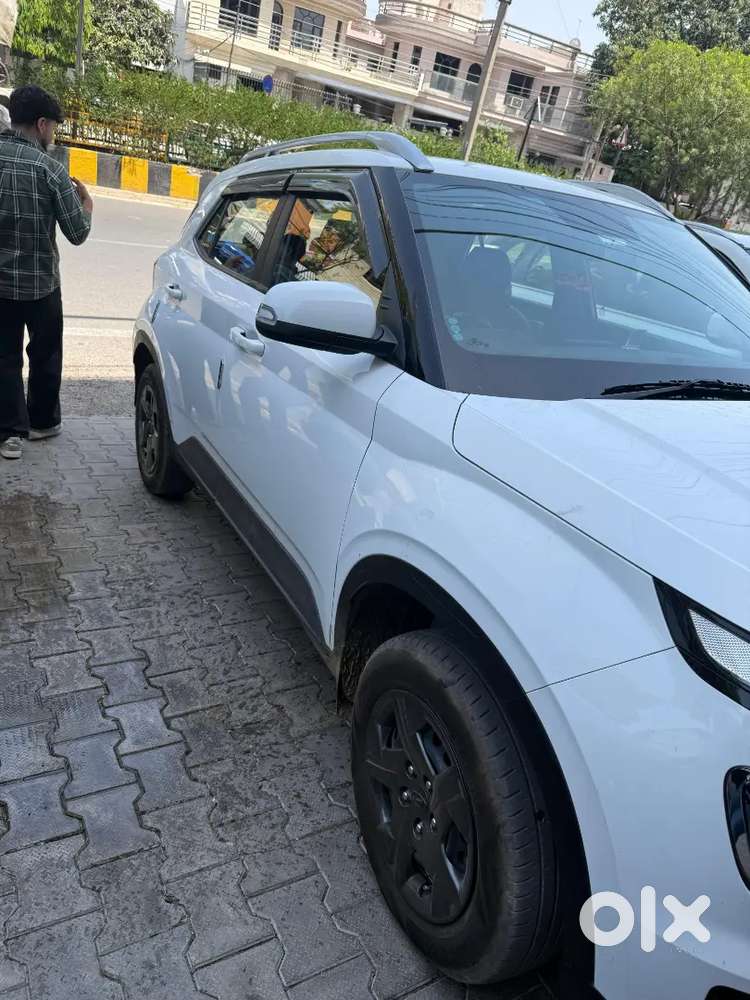 Hyundai Venue 2024 Diesel 22000 Km Driven