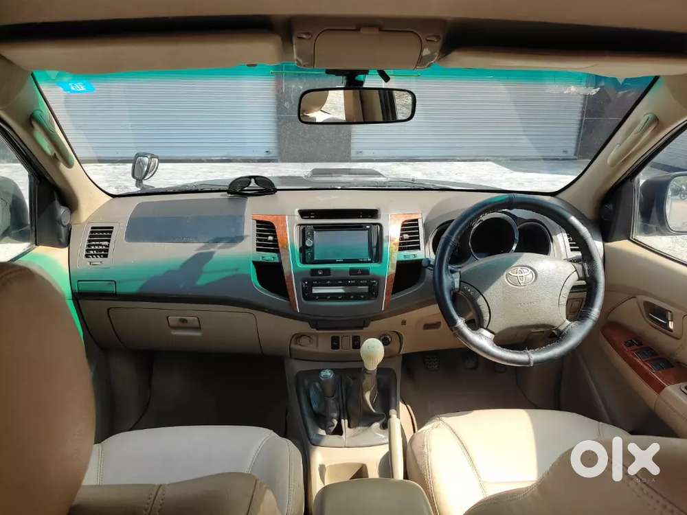 Toyota Fortuner 2010 4x4 Mt Diesel Well Maintained