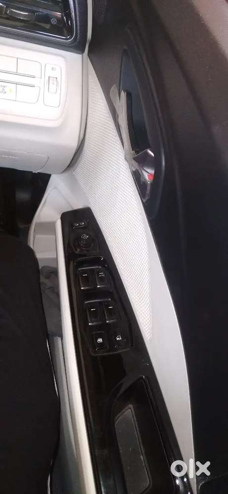 Mahindra Xuv 3xo Ax5l Tgdi Petrol Mt Top Model Fully-featured Loaded