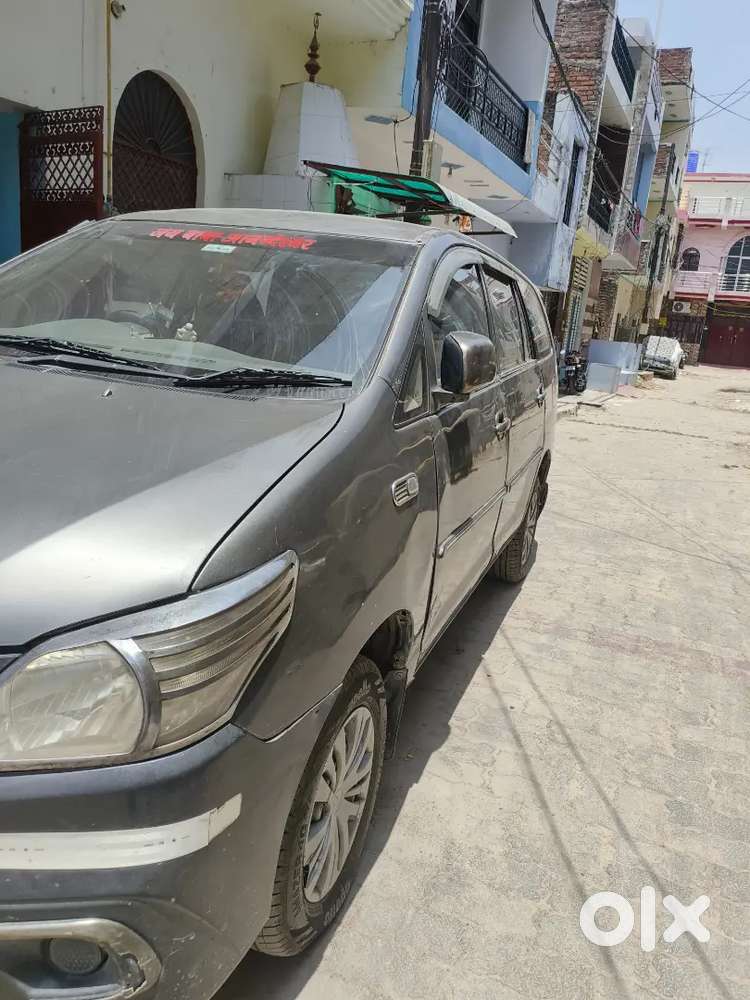 Toyota Innova Car