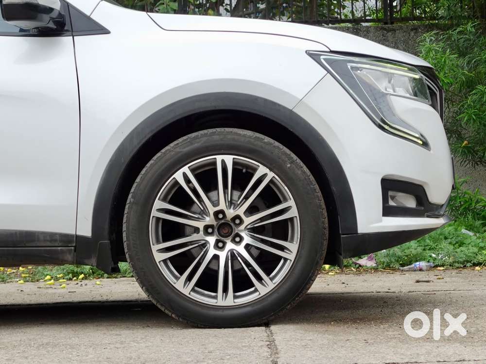 Mahindra Xuv700 2.0 Ax 3 Petrol At 5 Str, 2023, Petrol