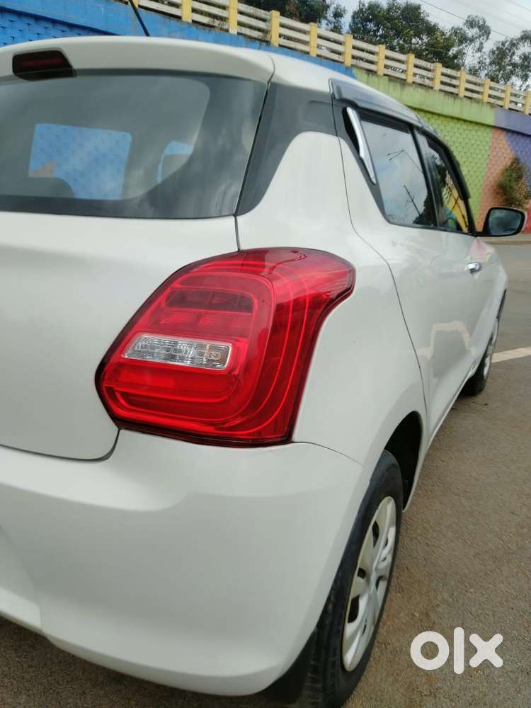 Maruti Suzuki Swift Vxi 1.2 Abs Bs-iv, 2018, Petrol