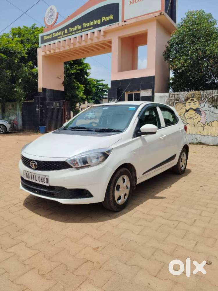 Tata Tiago 1.2 Revotron Xt (o), 2017, Petrol