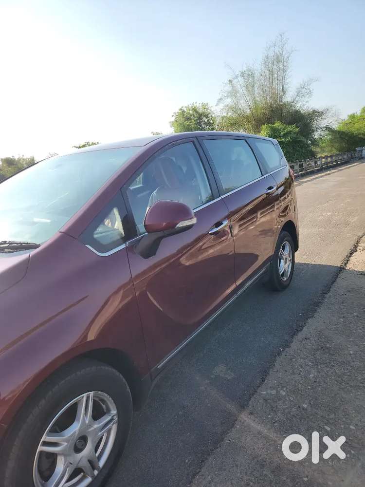 Mahindra Marazzo M6 2018 Diesel Well Maintained