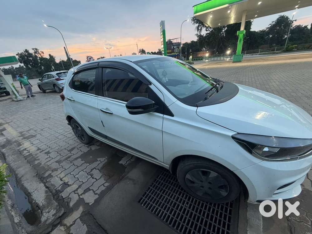 Tata Tiago Hybrid 2025