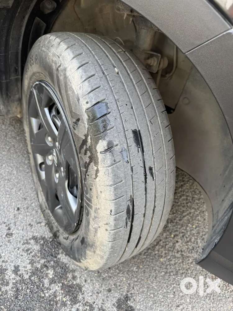 Hyundai Venue 2025 Petrol Well Maintained