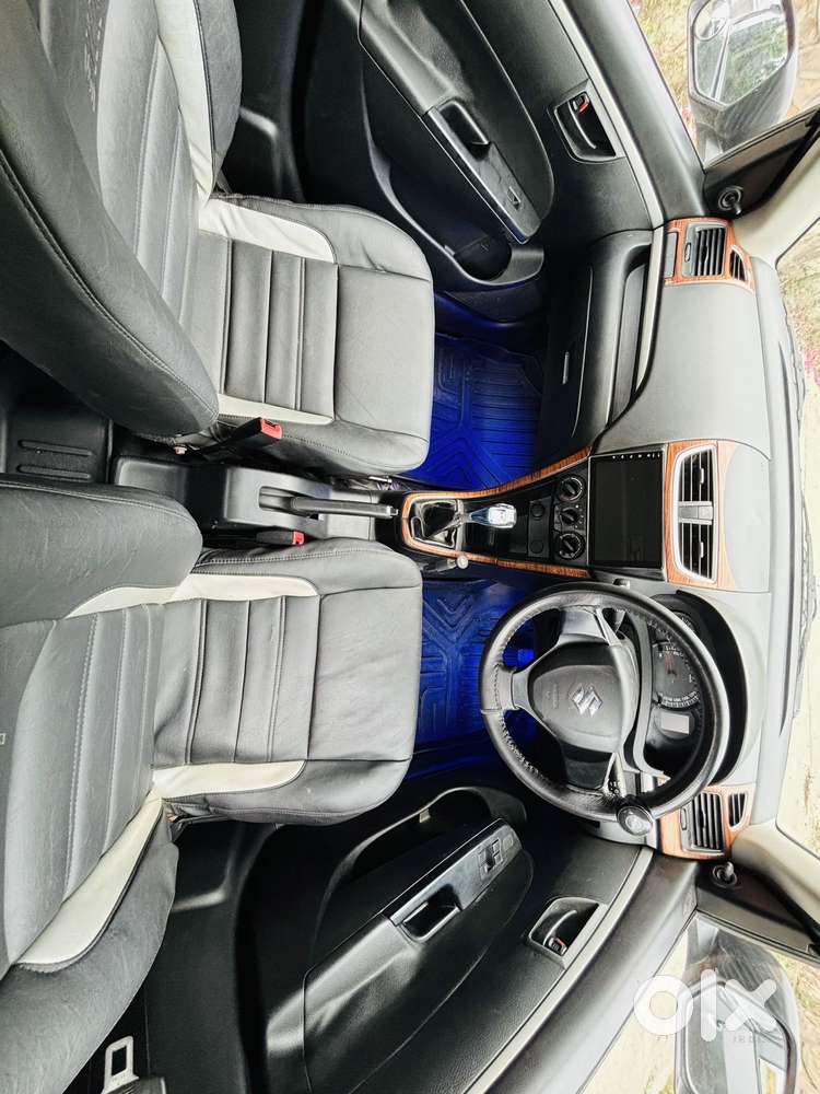 Maruti Suzuki Swift Lxi Optional-o, 2017, Petrol