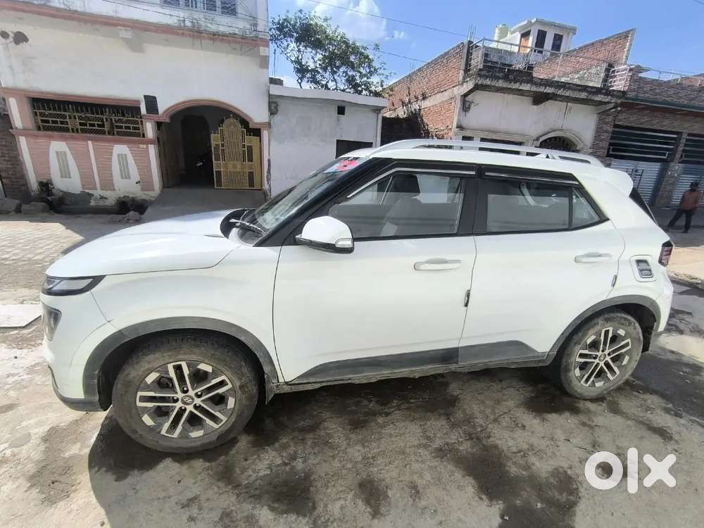 Hyundai Venue 2023 Sx Mt Diesel Well Maintained