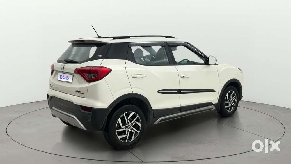 Mahindra Xuv300 1.2 W8 (o) Amt Petrol, 2023, Petrol