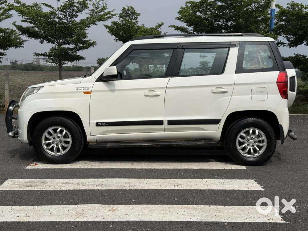 Mahindra Tuv 300 T8 Amt, 2016, Diesel