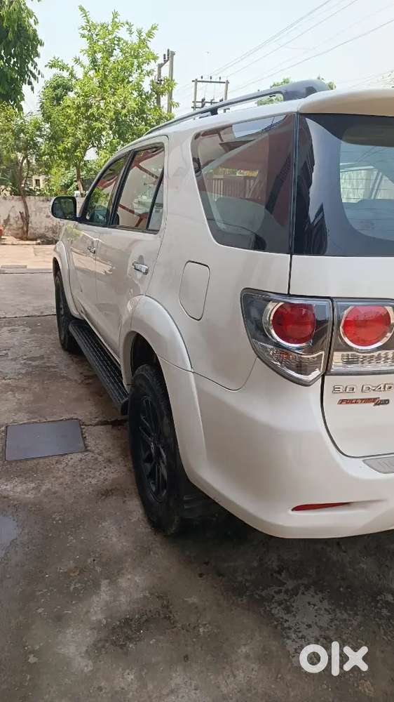 Toyota Fortuner 2015 Diesel 176000 Km Driven