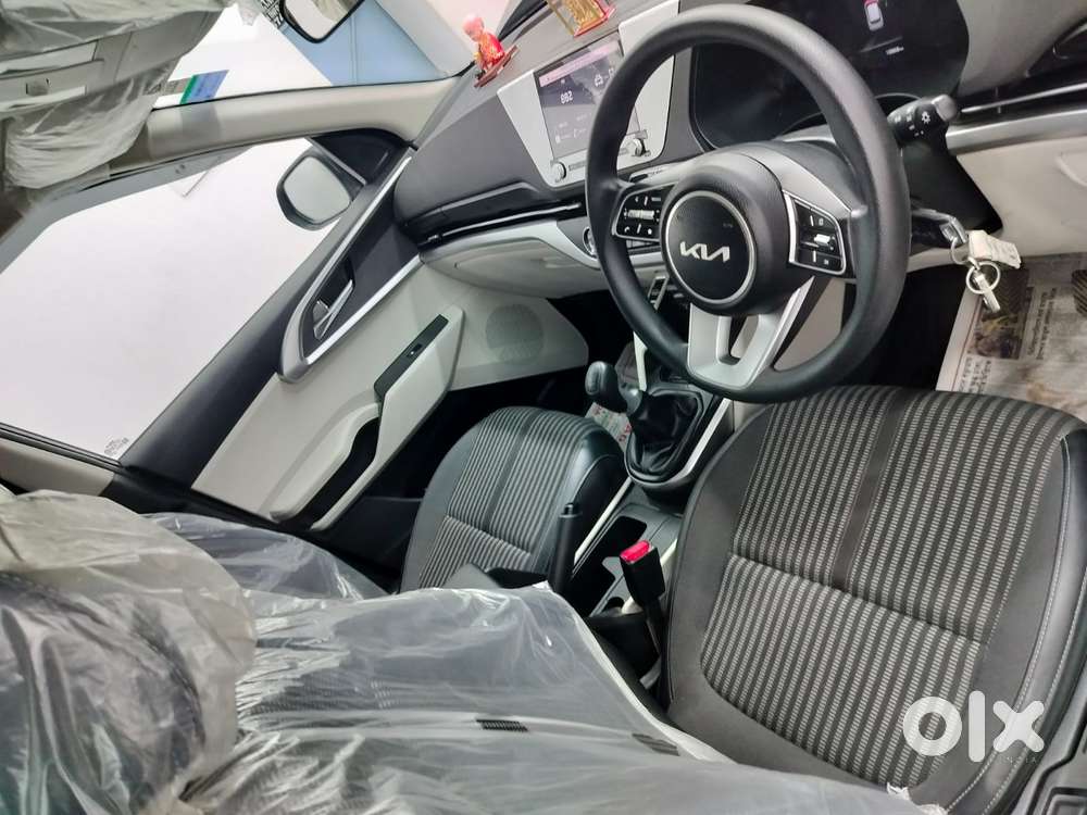 Kia Carens 1.4 Prestige 7 Str, 2023, Petrol