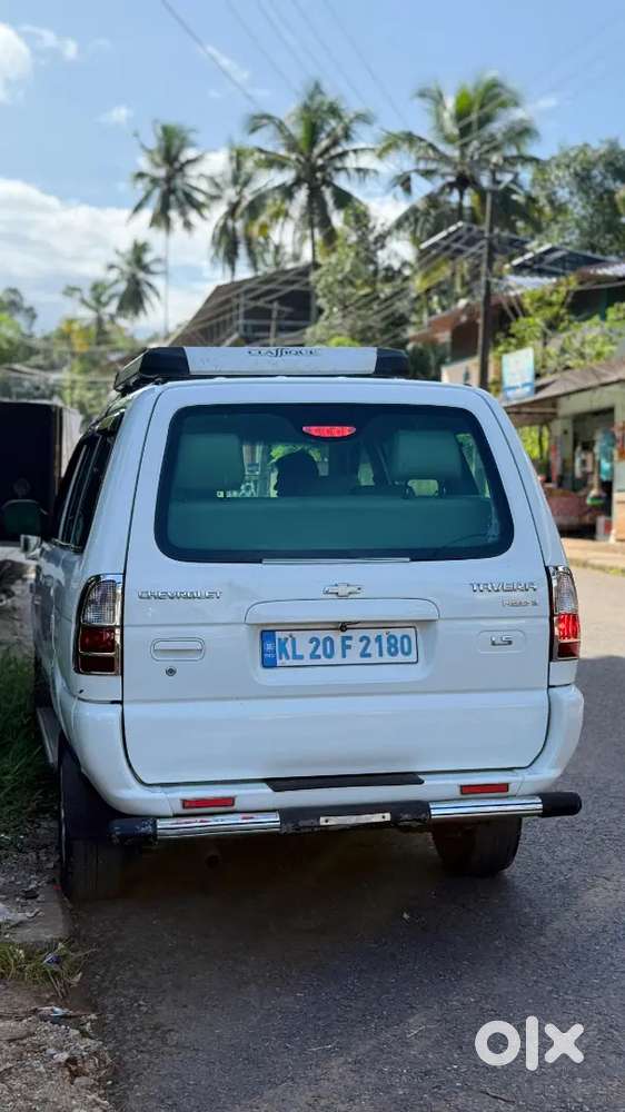 Chevrolet Tavera Neo 2013