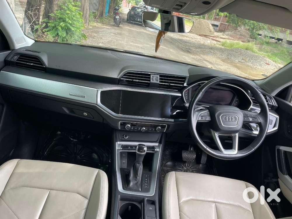 Black Audi Q3 Petrol