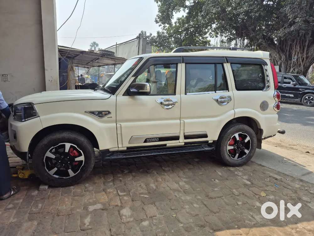 Mahindra Scorpio 2018 Diesel Well Maintained