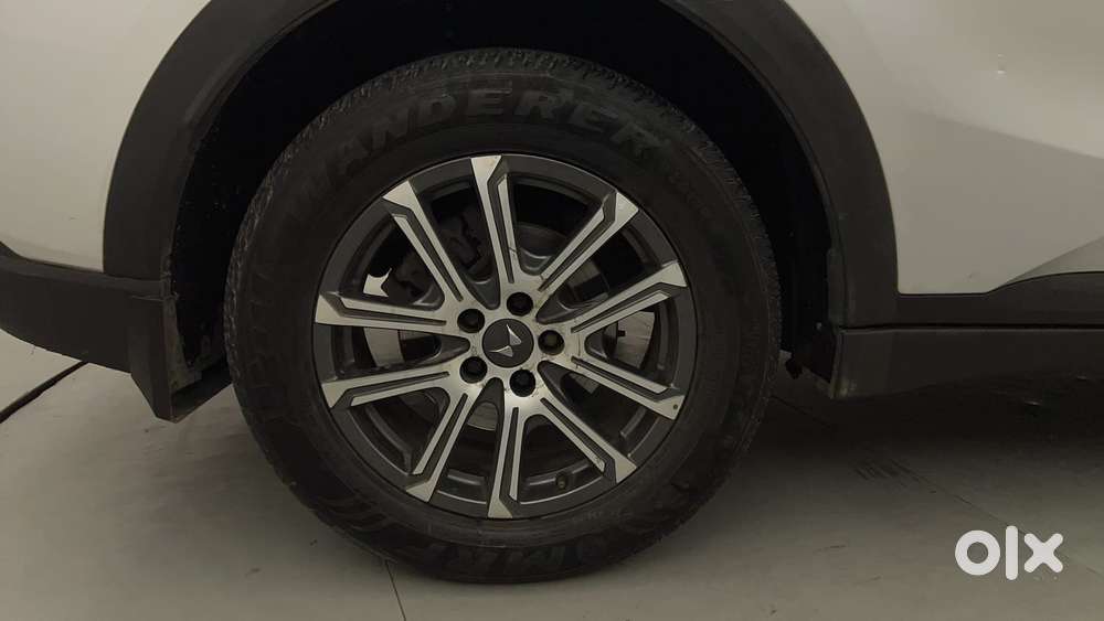 Mahindra Xuv700 2.0 Ax 7 Petrol At Luxury Pack Str, 2021, Petrol