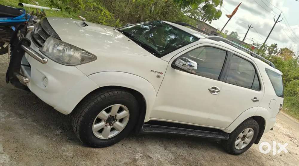 Toyota Fortuner 2009 Dec, 4*4 Manual, 240000kms Driven, New Tyres
