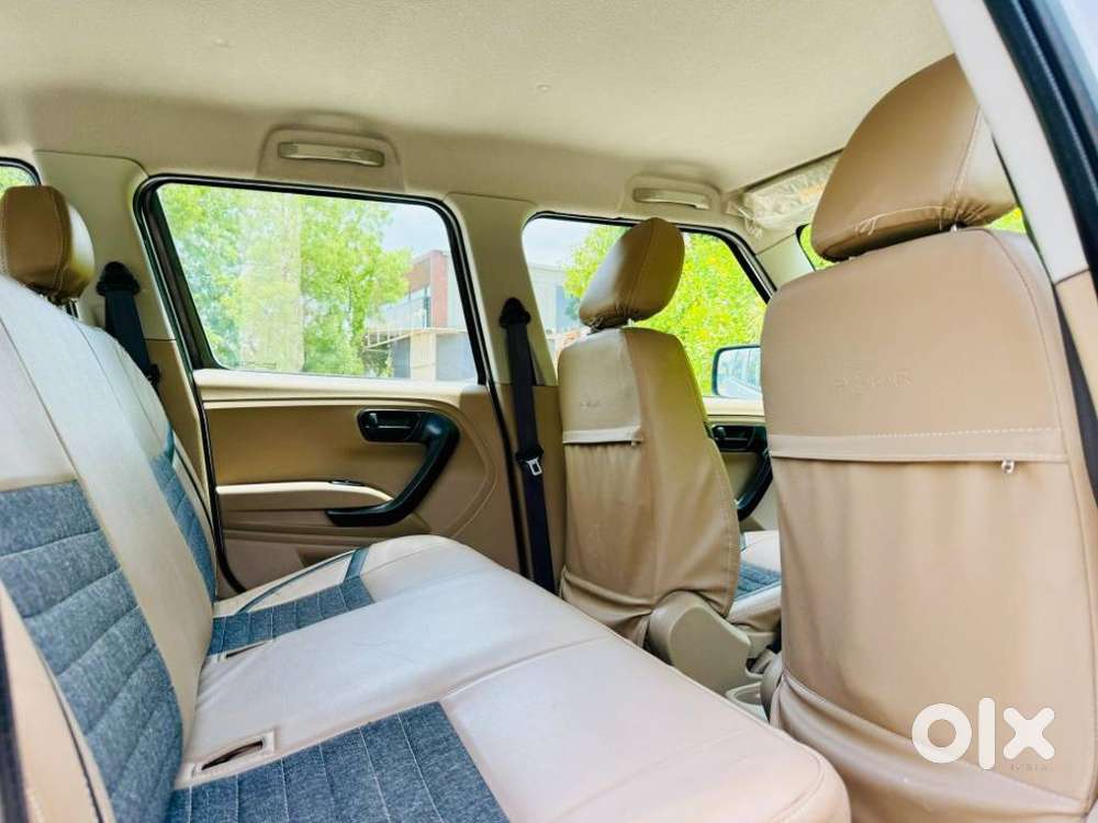 Mahindra Tuv 300 T6 Plus, 2018, Diesel