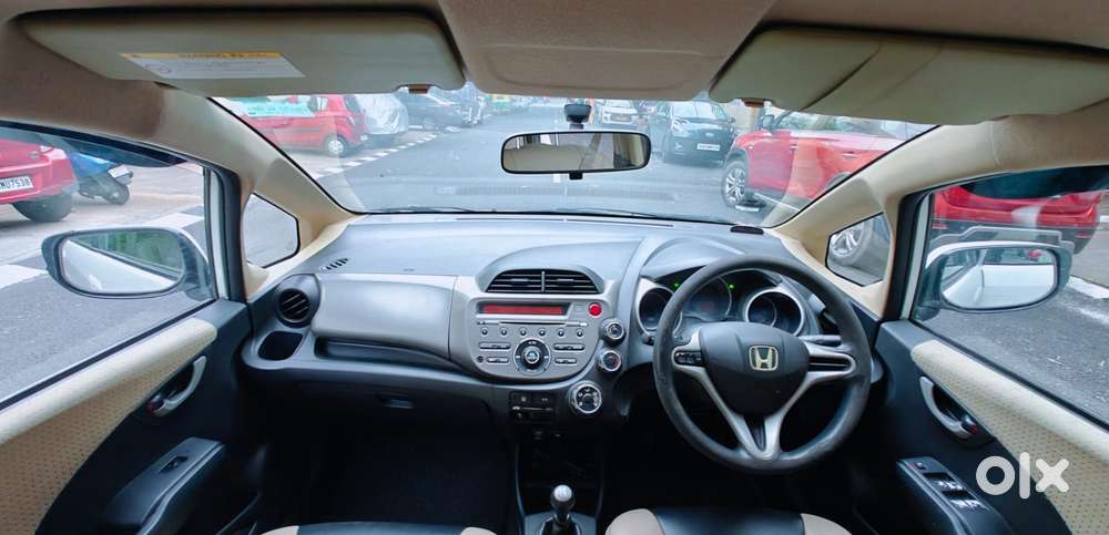Honda Jazz V Mt Privilege, 2011, Petrol