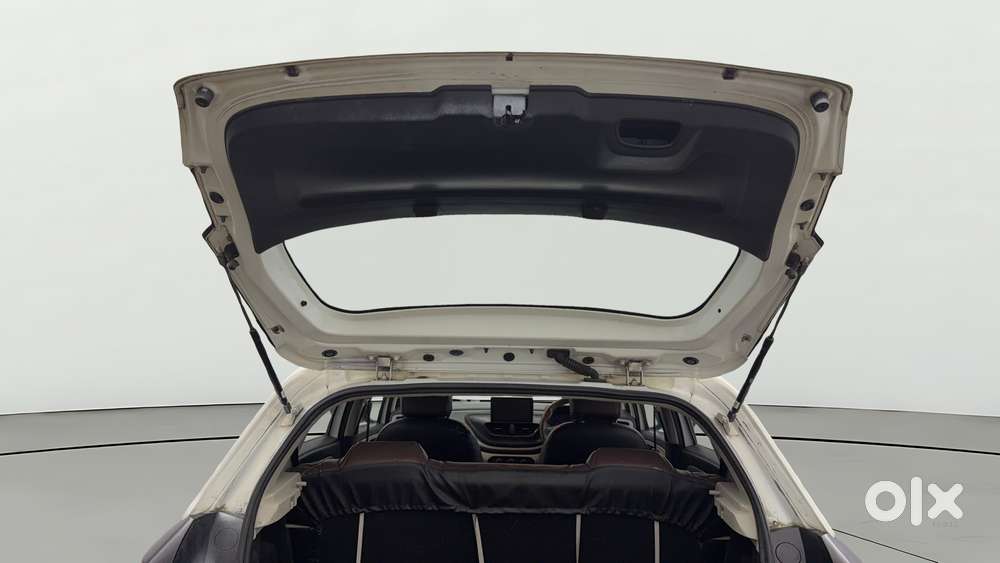 Tata Altroz 1.2 Xe, 2021, Petrol