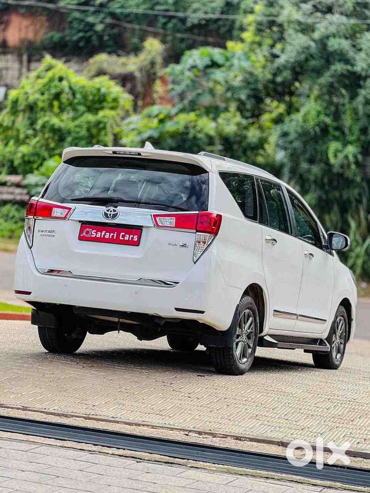 Toyota Innova Crysta G 8 Str, 2016, Diesel