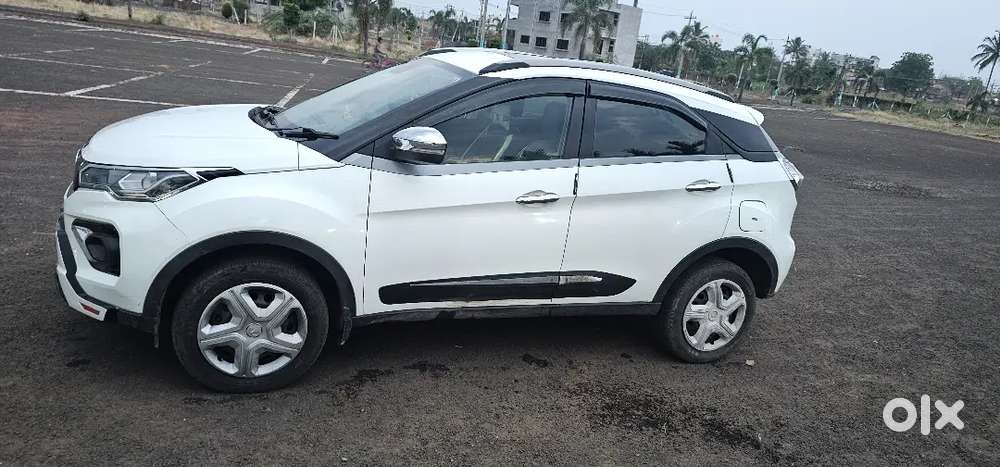 Good Condition Showroom Service History Single Hand Use With Sunroof