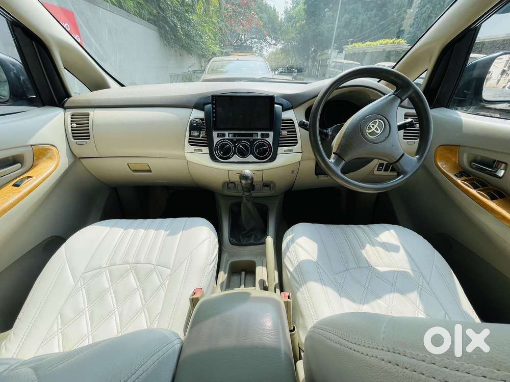 Toyota Innova 2.5 G (diesel) 8 Seater, 2011, Diesel